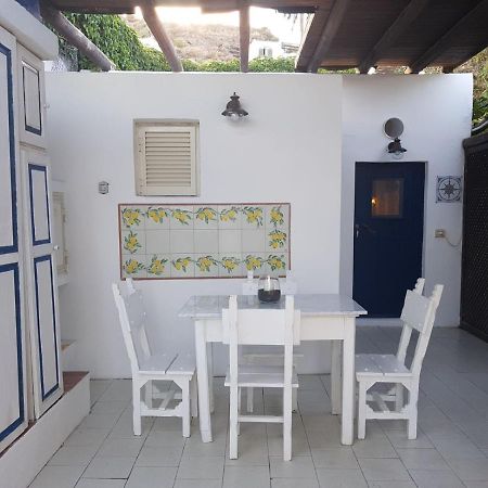 Ferienwohnung Con I Piedi Nell'Acqua Stromboli Exterior foto