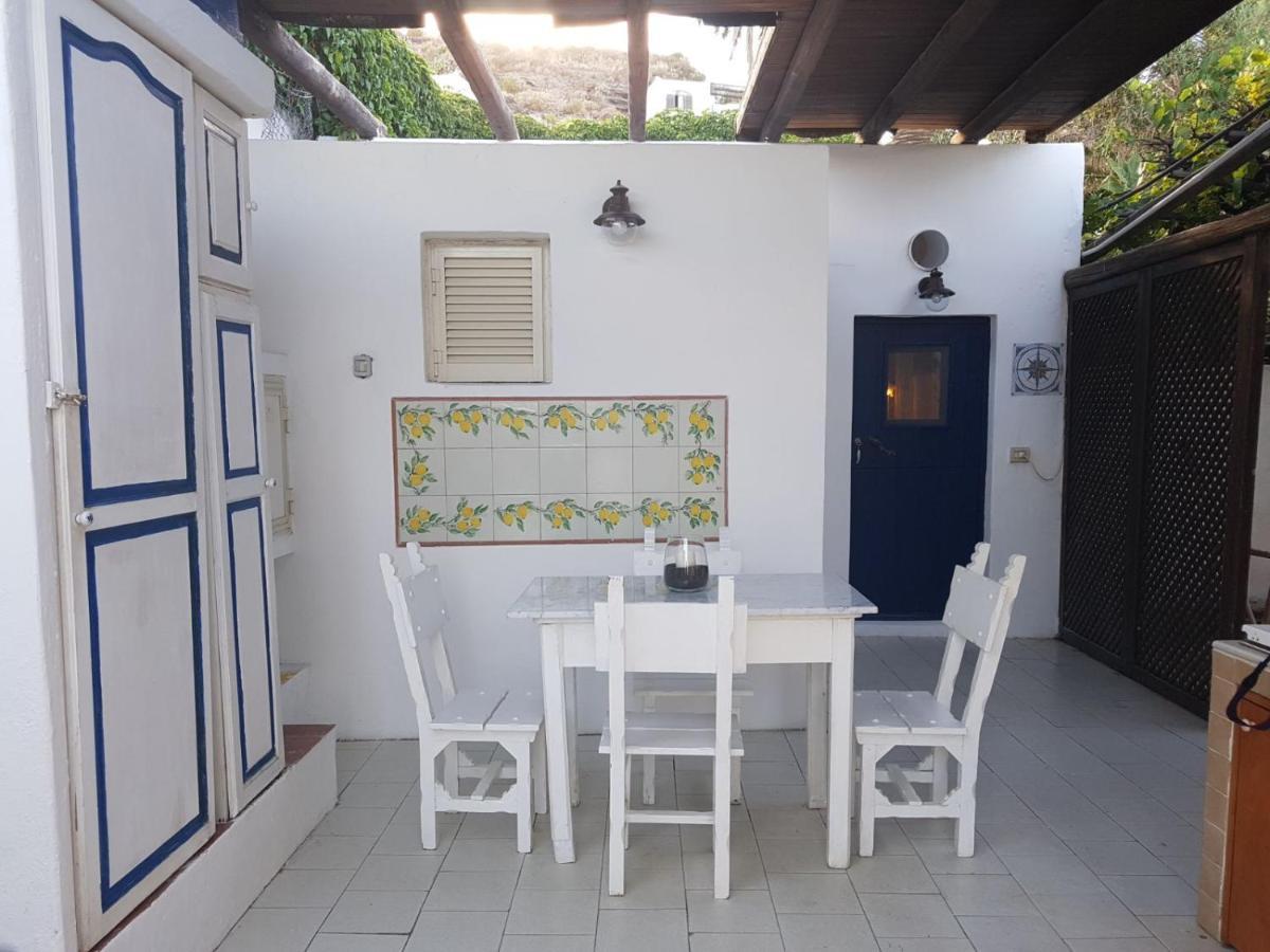 Ferienwohnung Con I Piedi Nell'Acqua Stromboli Exterior foto