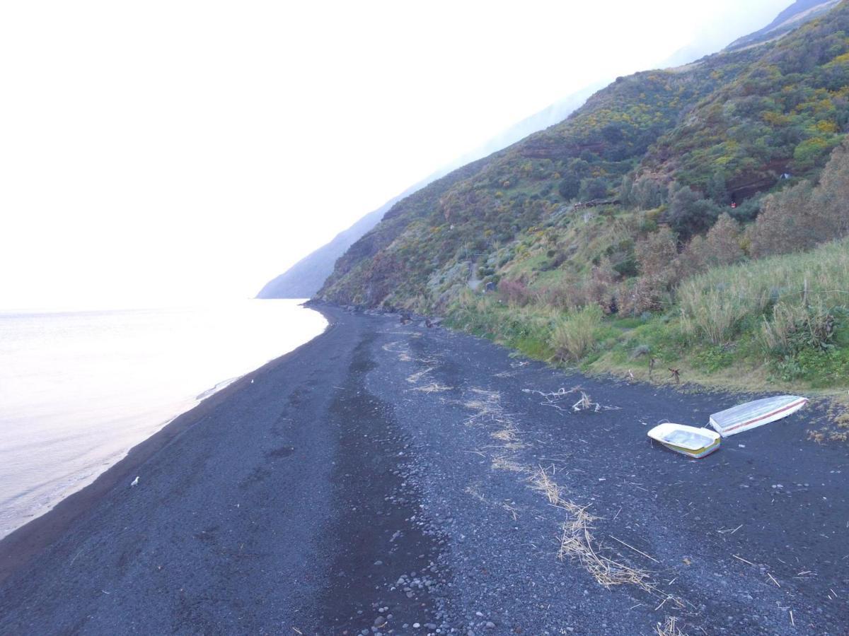 Ferienwohnung Con I Piedi Nell'Acqua Stromboli Exterior foto